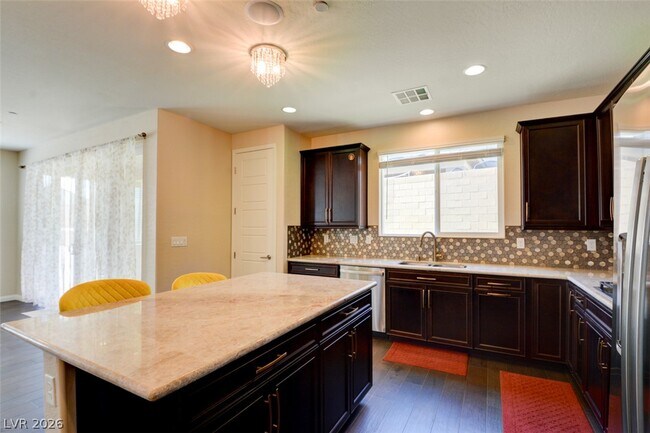 Building Photo - 141 Neverland Ave