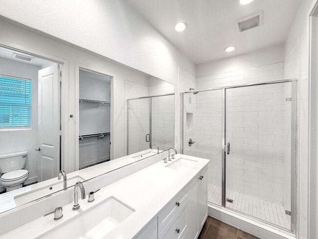 Building Photo - Newly Constructed 2B/2.5BA Townhome in Esc...