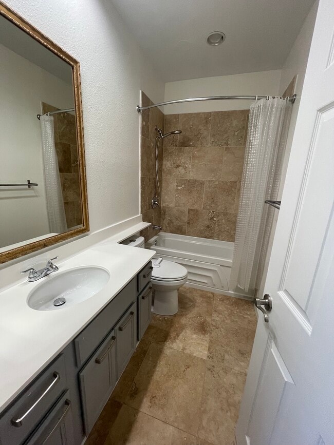 Building Photo - 6471 Kingbird Ln