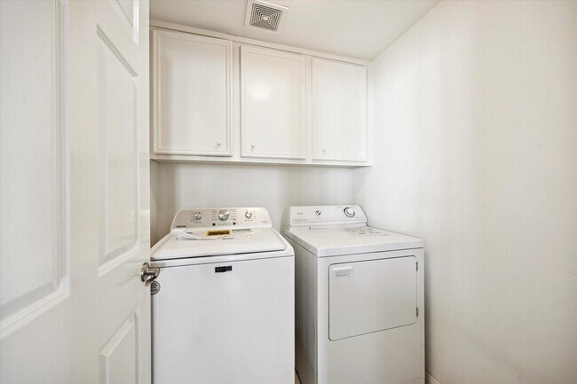 Building Photo - 4113 Blossom St