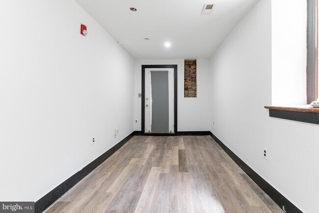 Building Photo - 1520 Green St