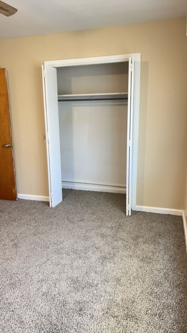 Building Photo - 3 Bed 2 Bath House