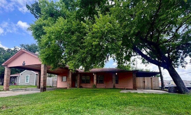 Primary Photo - 6602 Clemson St