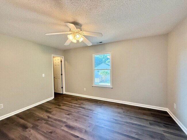 Building Photo - **OFFERING REFUNDABLE APPLICATION FEES** Spacious 4BD, 2.5BA Wake Forest Home with a Fenced Yard ...