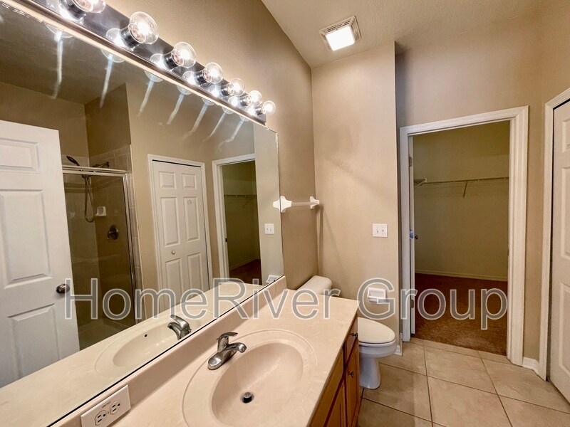 Building Photo - 9502 W Park Village Dr
