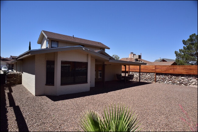 Building Photo - 7229 Canyon Run Dr