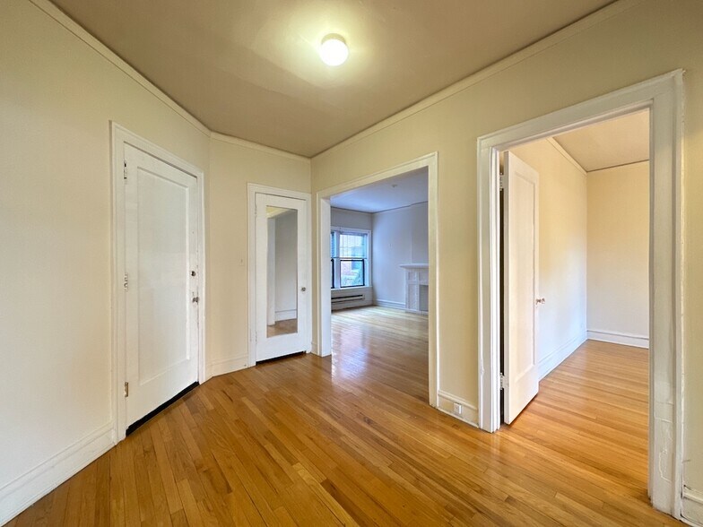 Building Photo - 1310 Oak