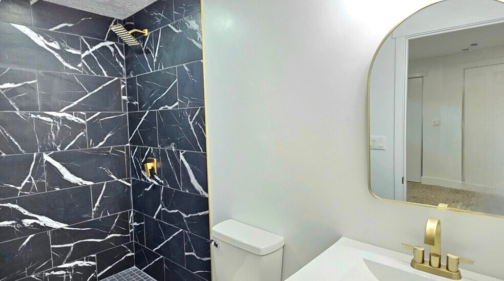 Building Photo - 3797 Armoridge Dr