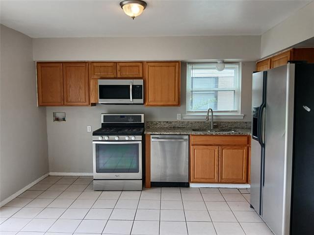 Building Photo - 706 Goldwood Dr