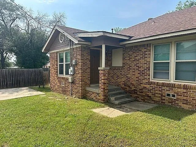 Building Photo - 1801 Bolivar St