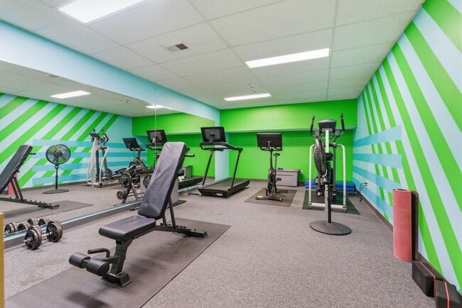 Building Photo - 145 N High St