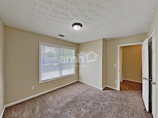 Building Photo - 110 Plumeria St