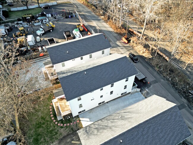 Building Photo - 12 Andy St