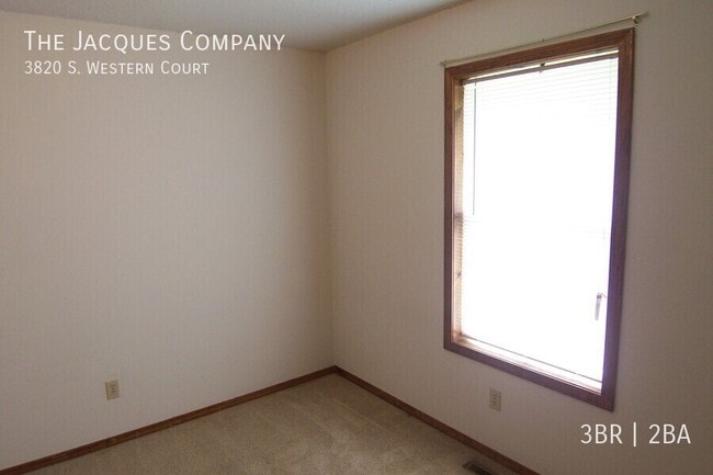 Building Photo - 3820 S Western Ct