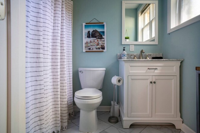 Building Photo - 692 N Superior Ave