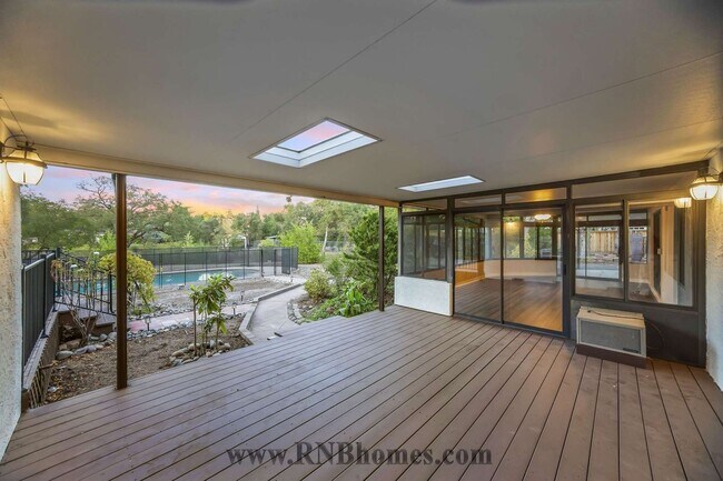 Building Photo - 4305 Whispering Oak Cir