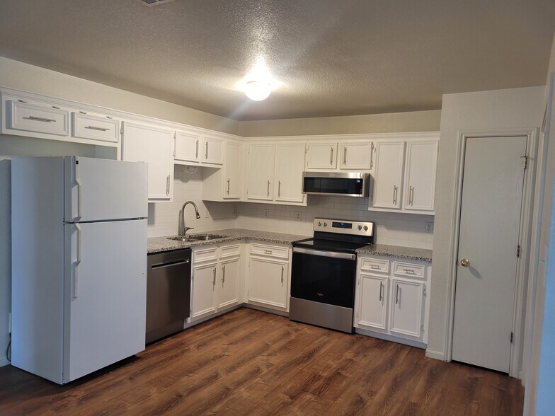 Building Photo - 4102 Wine Cup