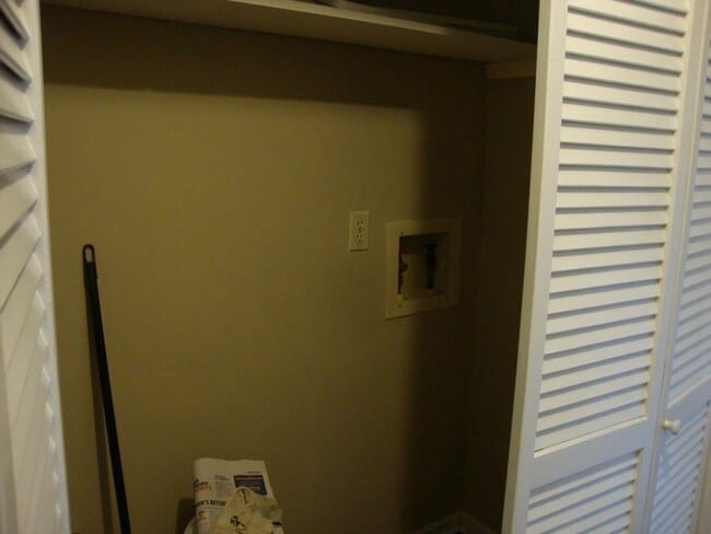 Building Photo - 5759 Brentwood Trace