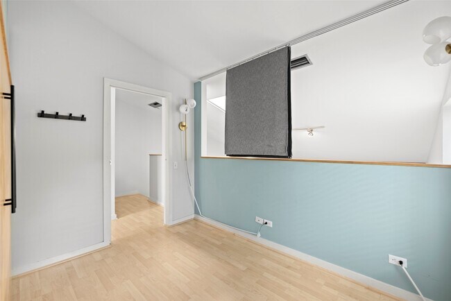 Building Photo - 5221 Blossom St
