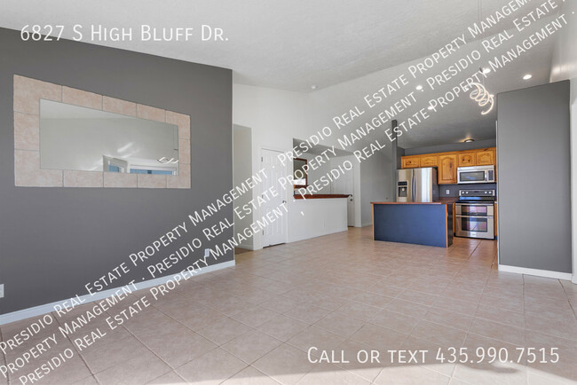 Building Photo - 6827 S High Bluff Dr