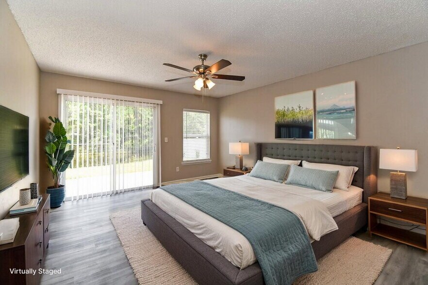 Building Photo - 11701 Carson Lake Dr W