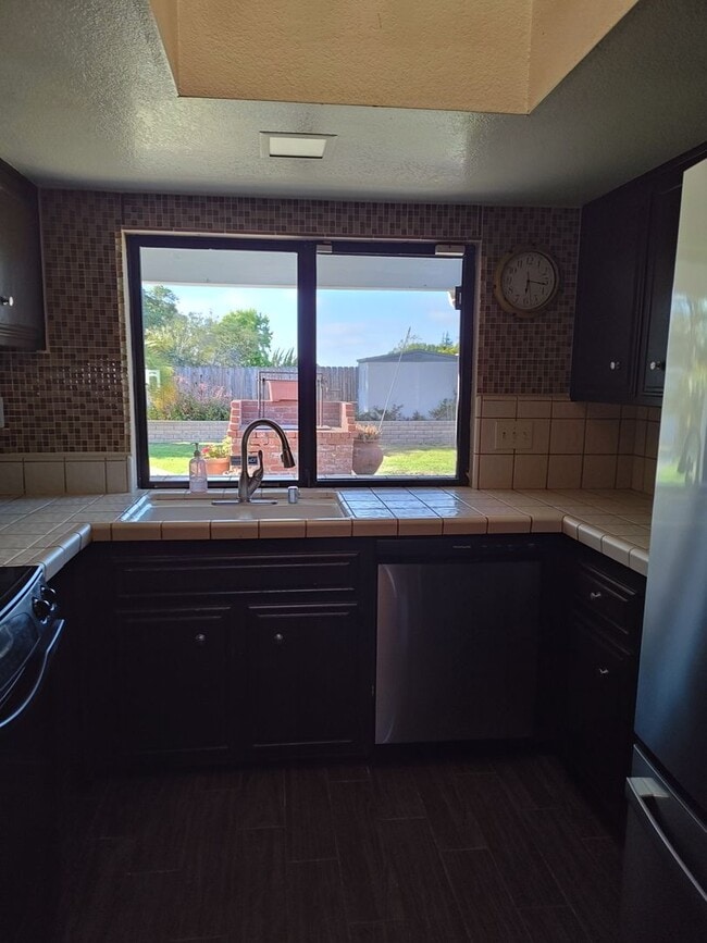 Building Photo - Charming Single-Story Home with Bonus Space & Beautiful Backyard