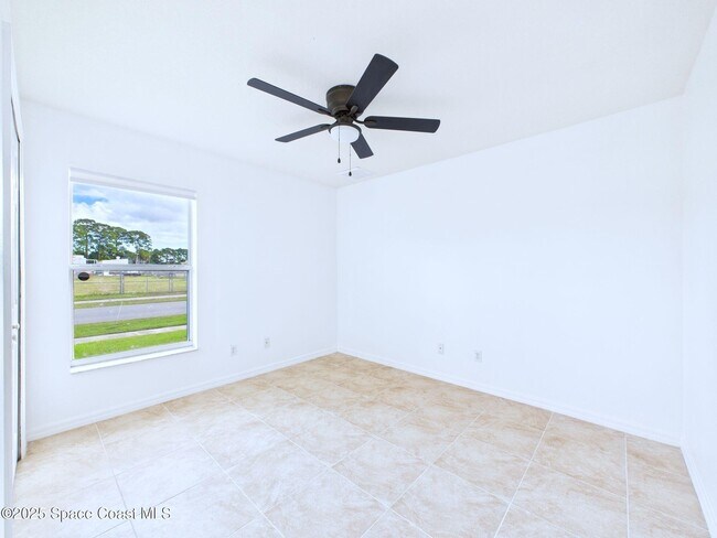 Building Photo - 207 Alcantarra St NW