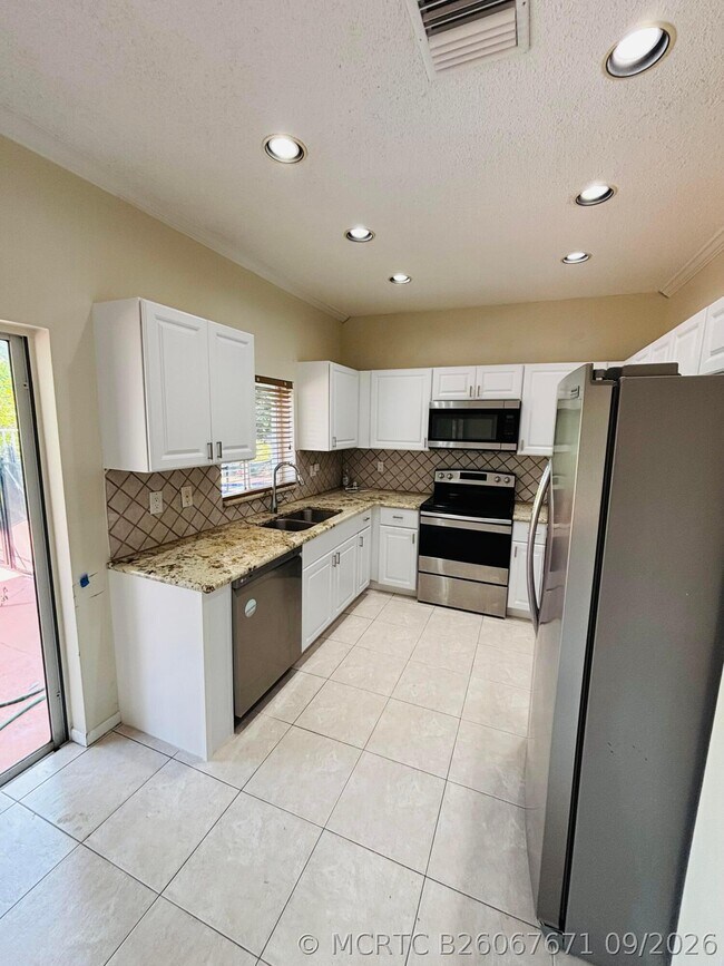 Building Photo - 10837 Palm Spring Dr
