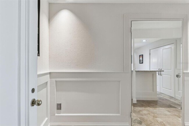 Building Photo - 1 Beach Dr SE