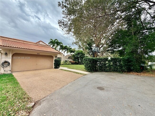 Building Photo - 2865 Begonia Way