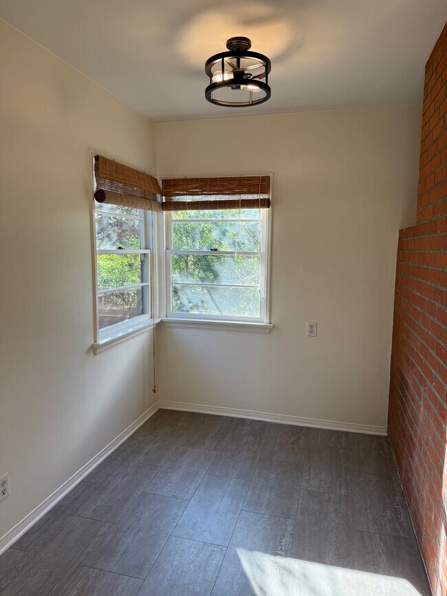 Building Photo - 108 Buena Vista Dr