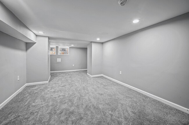 Building Photo - 3059 Brighton St