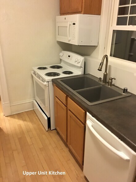 Kitchen - 3264 N Downer Ave