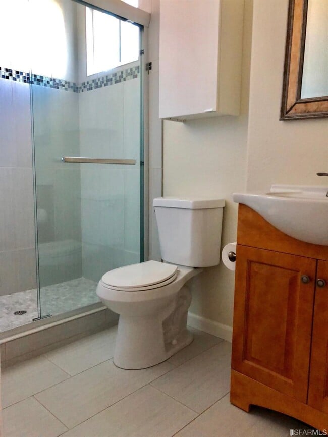 Building Photo - 744 Clementina St