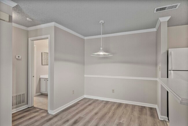 Building Photo - 619 Granville Ct