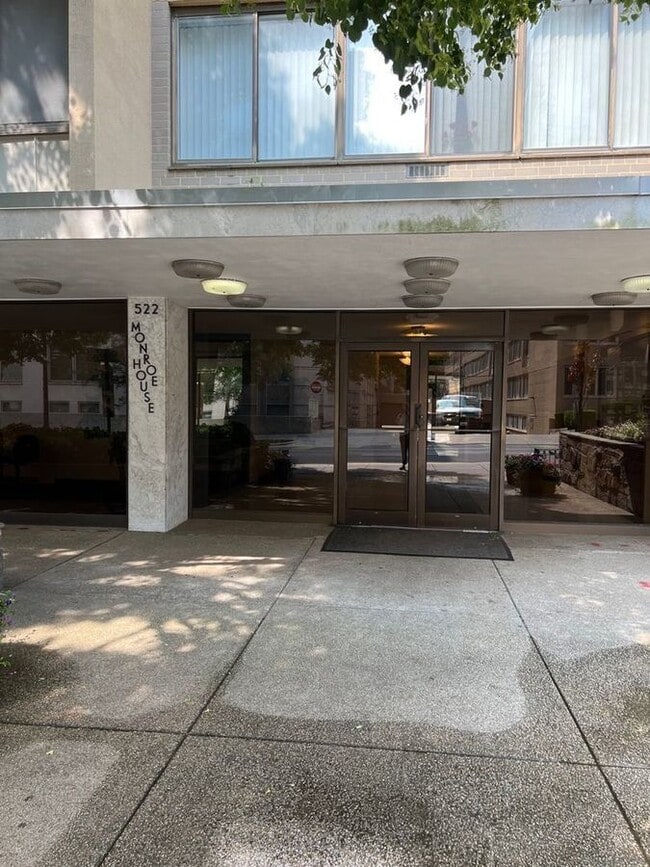 Building Photo - 522 21st St NW