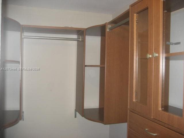Building Photo - 10810 N Kendall Dr