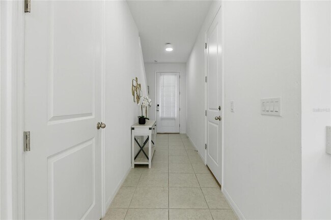 Building Photo - 710 Longboat Dr