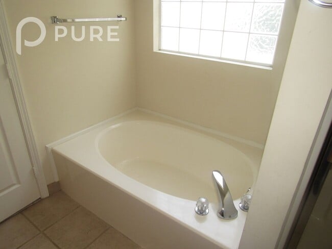 Building Photo - 266 Rocky Ridge Dr