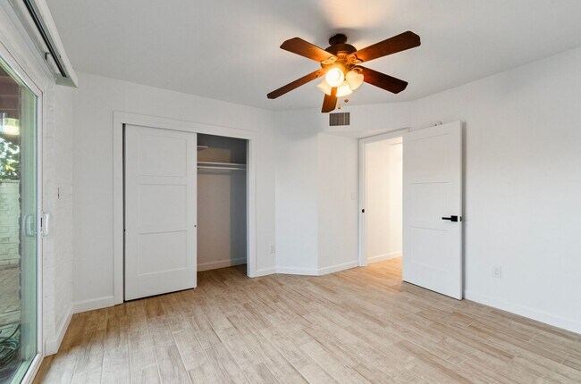 Building Photo - NEWLY REMODELED HOME NEAR TMC MAIN CAMPUS!