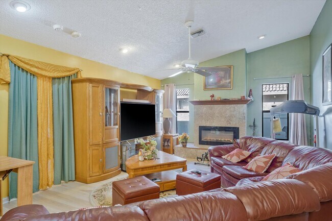 Building Photo - 13790 Paddock Dr