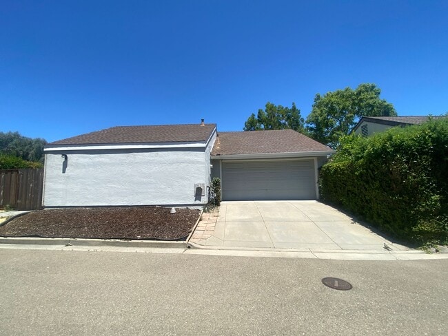 Building Photo - San Ramon Cozy Single Story 3 Bed / 2 Bath...