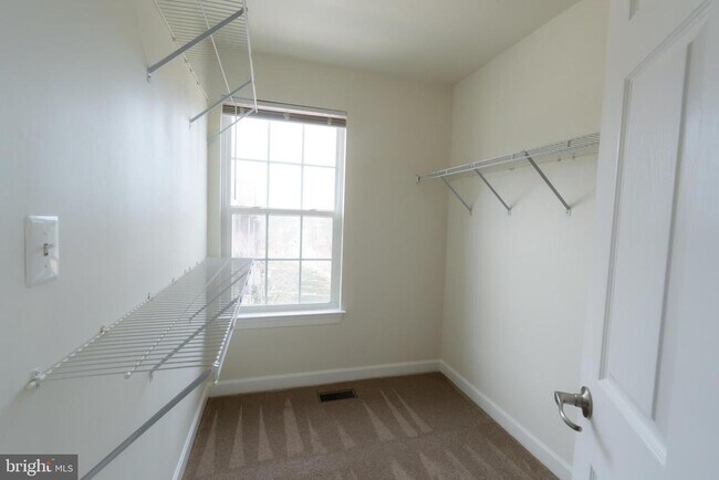 Building Photo - 4815 Portsmouth Rd