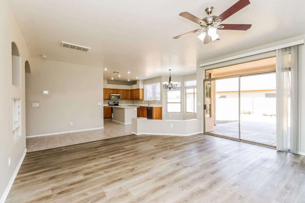 Building Photo - 1356 E Black Diamond Dr