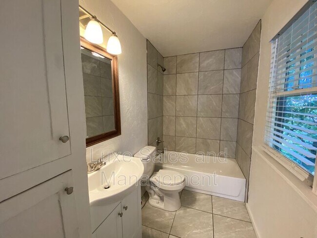 Building Photo - 119 NW 27th St