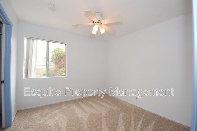 Building Photo - 887 Yearling Ct