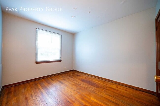 Building Photo - 209 E Hudson St