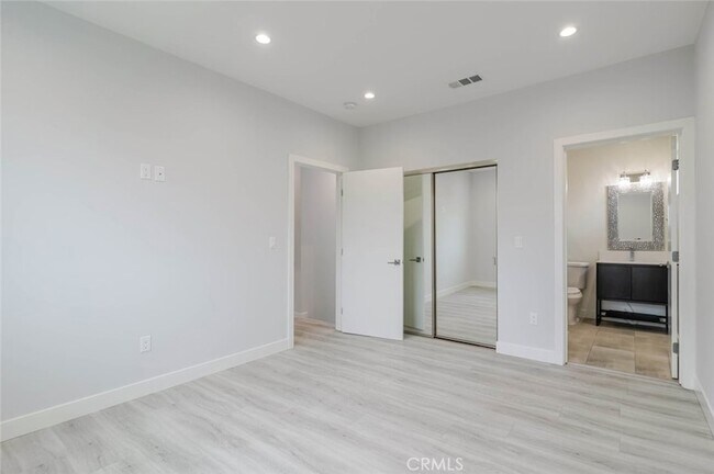 Building Photo - 9035 Rathburn Ave