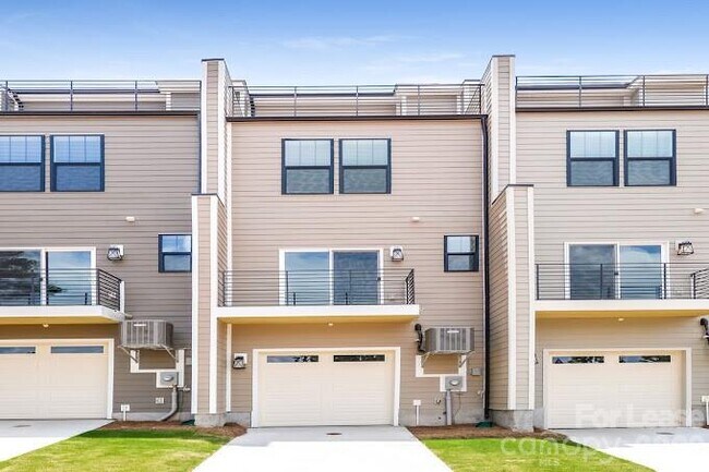 Building Photo - 2111 Freeland Pk Dr