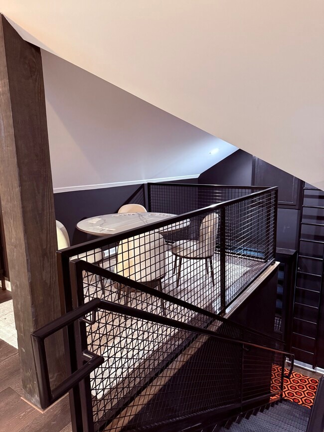 Building Photo - 369 Blackmore Rd
